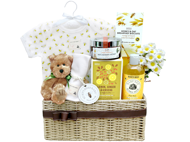 https://mmepost.buzz/images/New-Born-Baby-Gift/640x480/Baby-Gift-Basket-z21~PIC36668780_v3.jpg