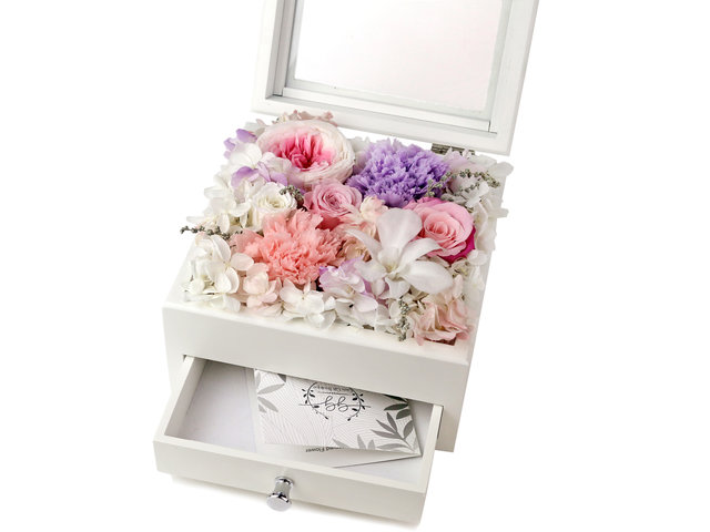 Preserved Forever Flower - Love and Fantasy Flower Box M53 - L44000090 Photo